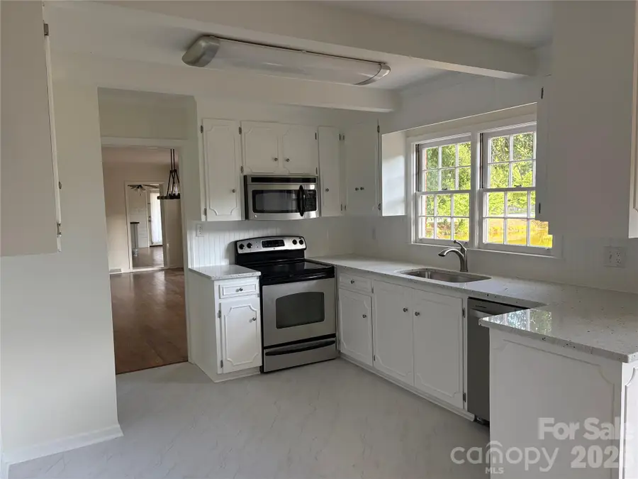 622 S Carolina Avenue, Statesville, NC 28677 - #3