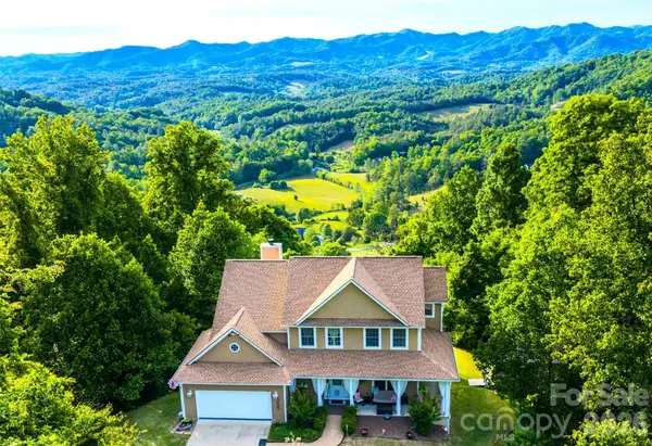350 Vista Point Drive, Weaverville, NC 28787