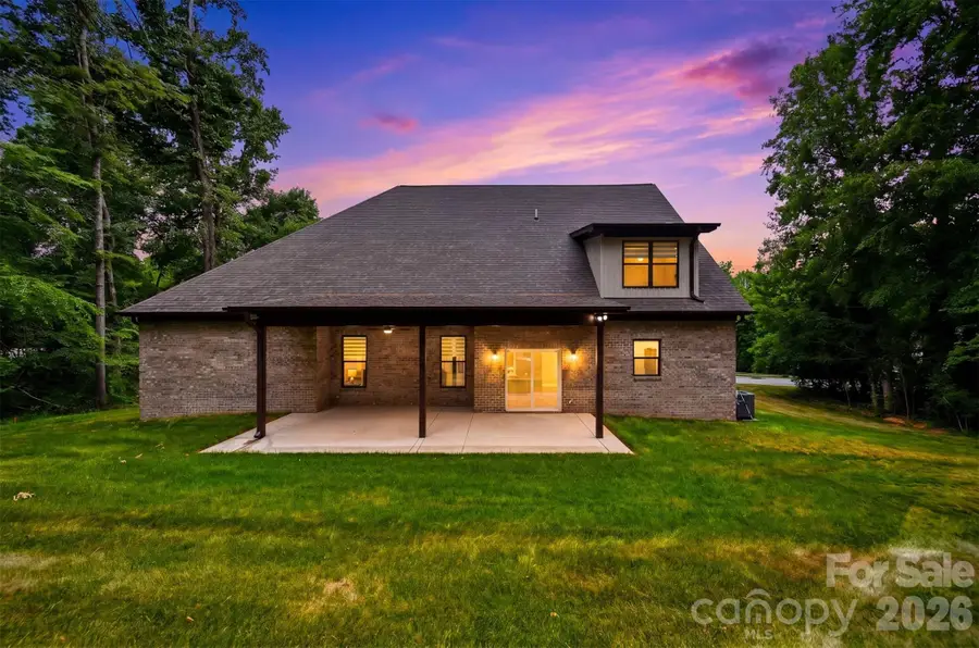 3802 Lyle Creek Avenue Ne, Conover, NC 28613 - #2