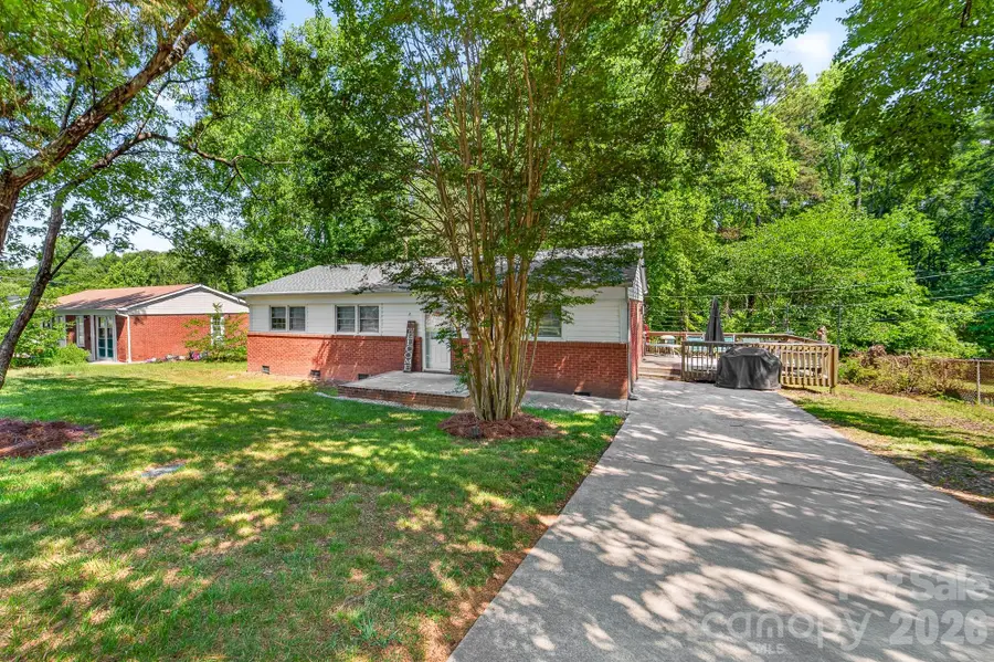 402 Wooddale Drive, Dallas, NC 28034 - #2