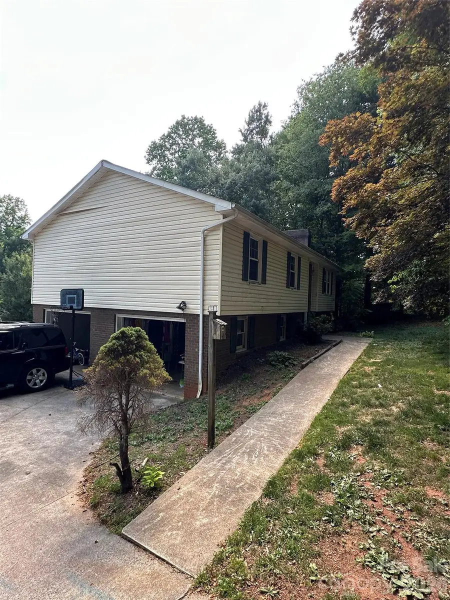 306 New Orleans Boulevard, Morganton, NC 28655 - #2