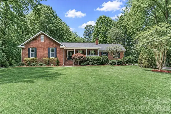 6803 Lowesville Lane, Stanley, NC 28164