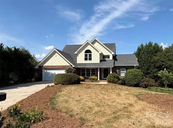 610 40th Avenue Lane Nw, Hickory, NC 28601