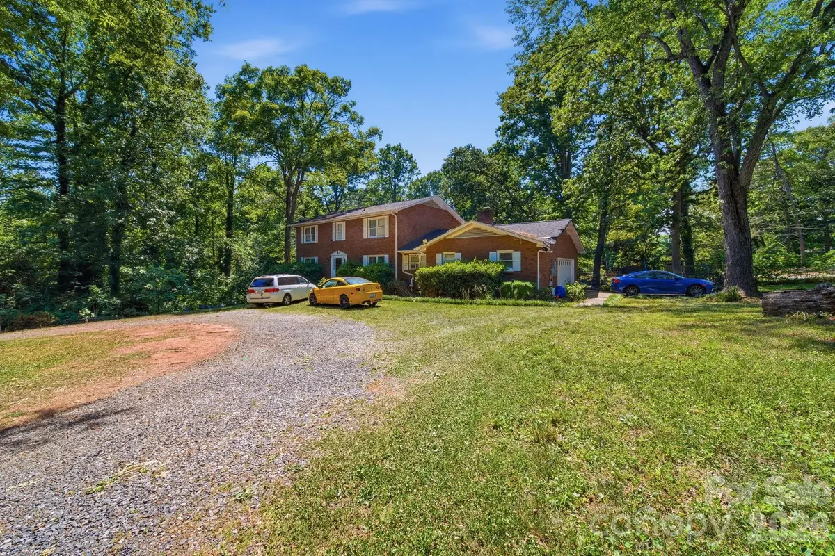 970 23rd Avenue Ne, Hickory, NC 28601 - #1