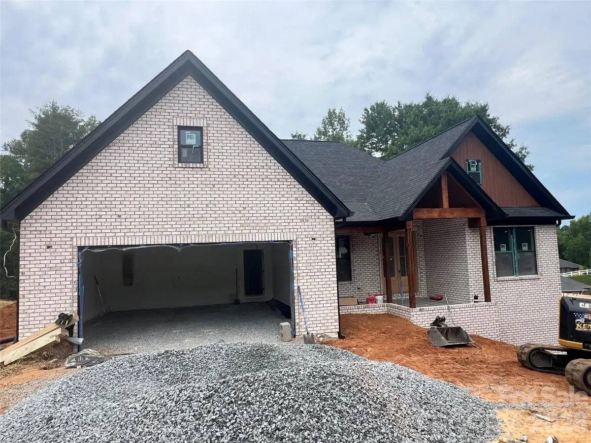 730 Chatsworth Circle Se, Lenoir, NC 28645 - #1