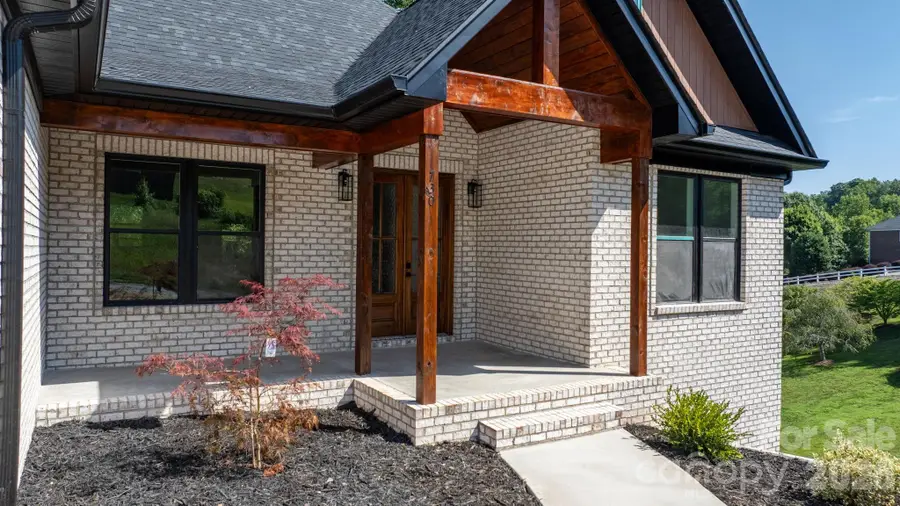 730 Chatsworth Circle Se, Lenoir, NC 28645 - #2