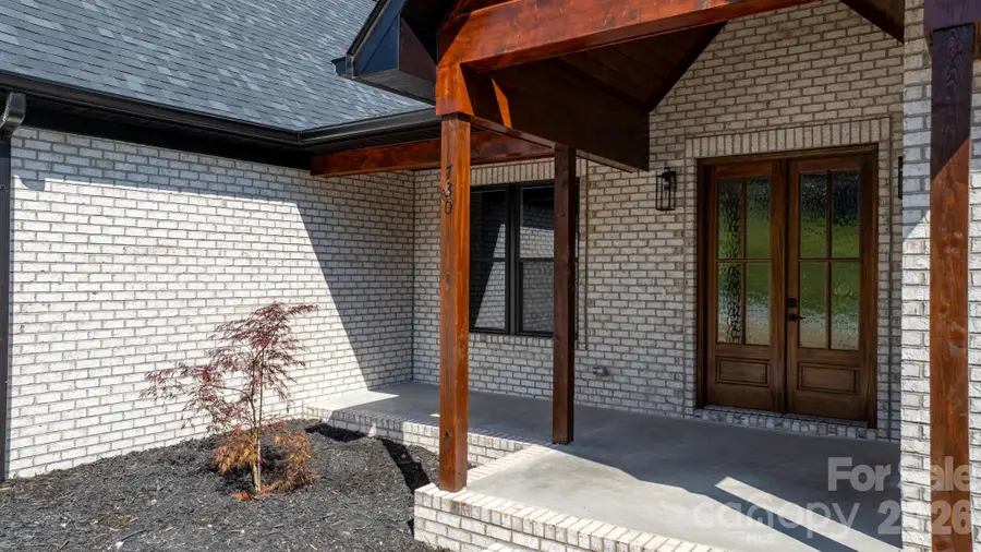730 Chatsworth Circle Se, Lenoir, NC 28645 - #3