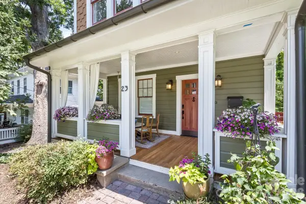 23 Woodvale Avenue, Asheville, NC 28804