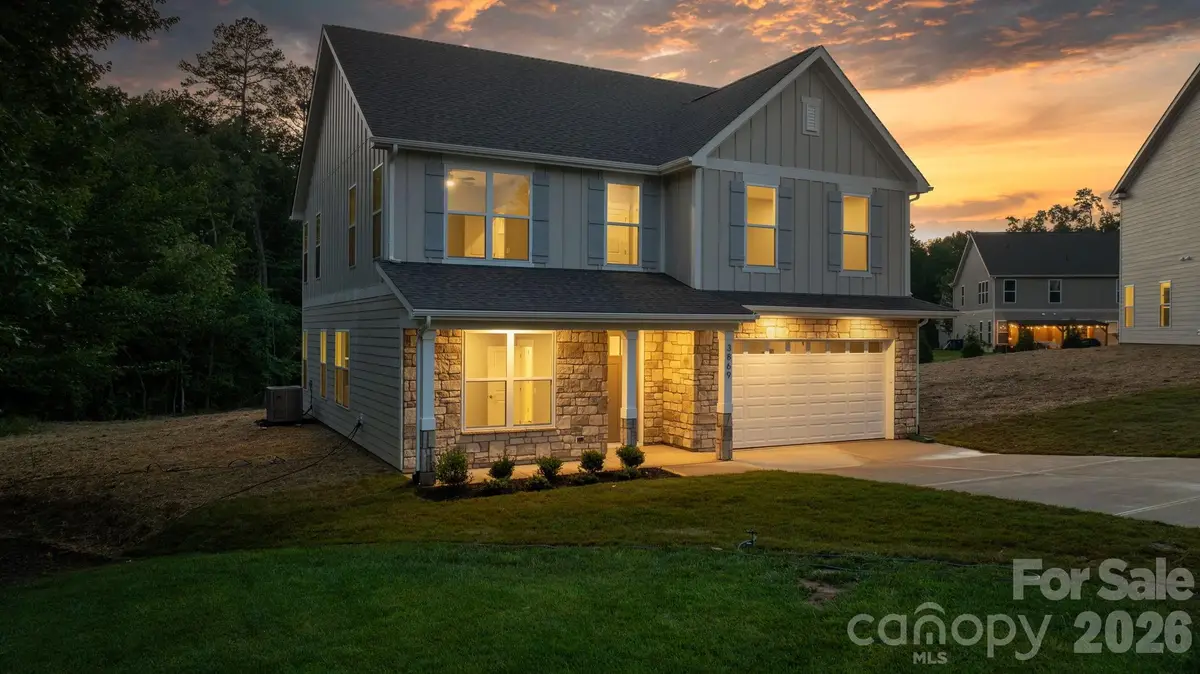 3869 12th Street Court Ne, Hickory, NC 28601 - #1