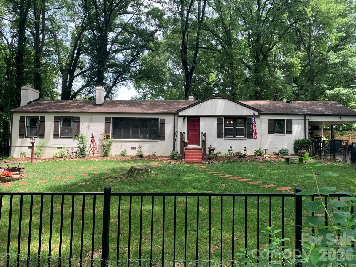608 W 4th Avenue, Gastonia, NC 28052 - #1