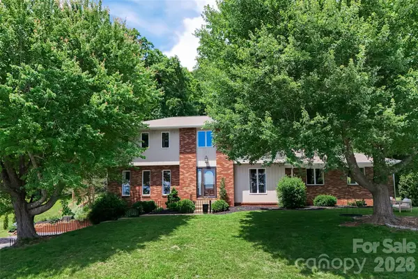53 Braddock Way, Asheville, NC 28803