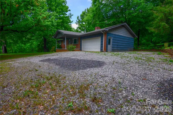 24 Sarabec Hill Road, Black Mountain, NC 28711