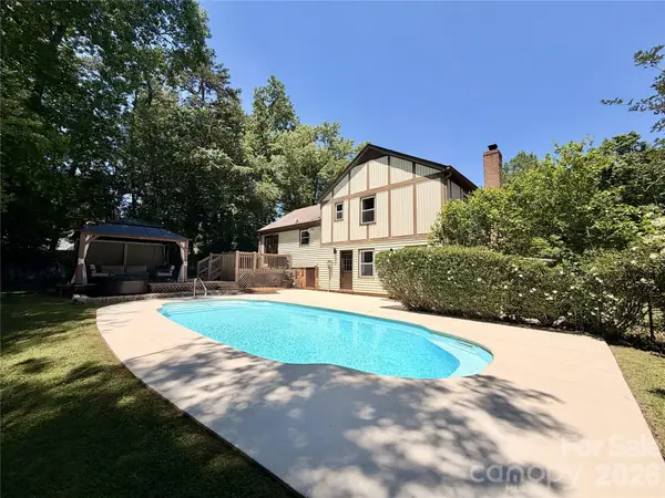 824 Riverwood Road, Charlotte, NC 28270