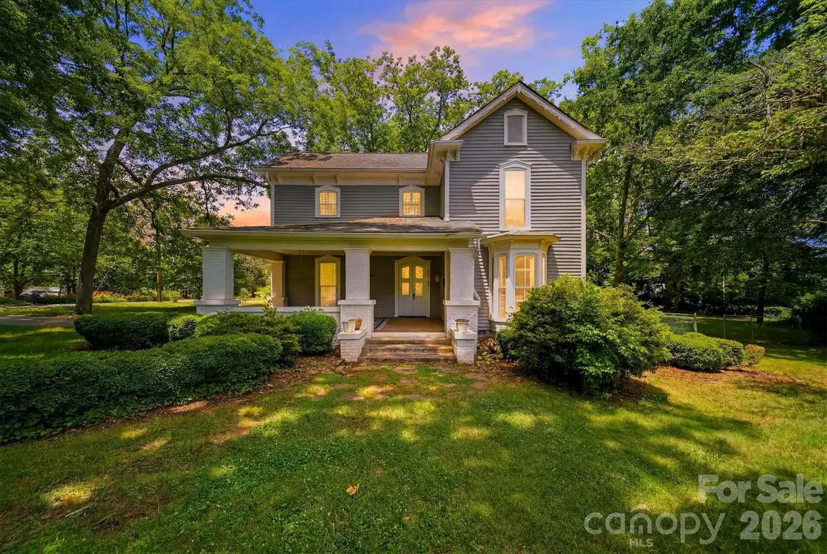 902 N Ashe Avenue, Newton, NC 28658 - #1