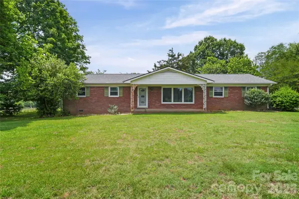 708 Mocksville Highway, Statesville, NC 28625