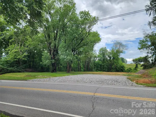 99999 S Bear Creek Road, Asheville, NC 28806