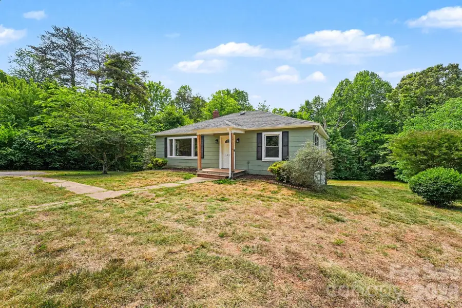 3230 12th Avenue Se, Hickory, NC 28602 - #3