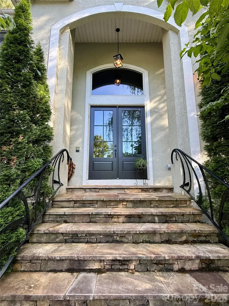 94 Oak Hollow Drive, Asheville, NC 28805 - #2