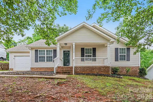 8028 Lobilia Lane, Charlotte, NC 28214