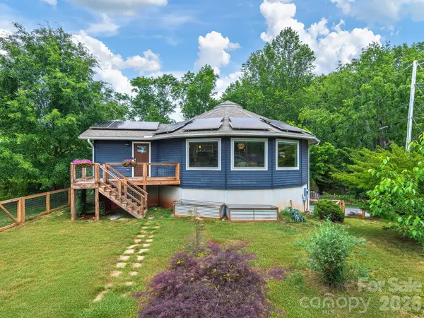 63 Beverly Road W, Asheville, NC 28806