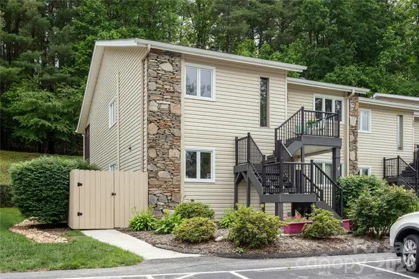 580 Britton Creek Drive, Hendersonville, NC 28791