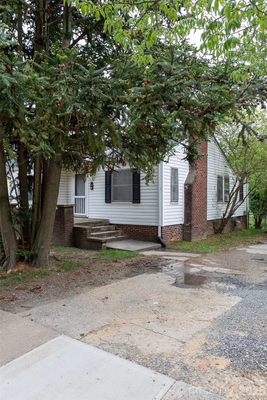 312 S Race Street, Statesville, NC 28677 - #2