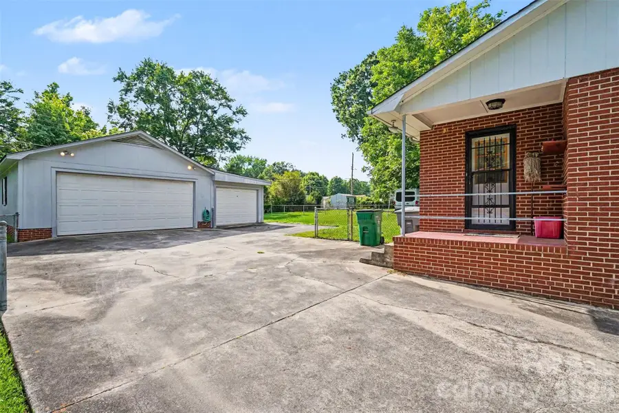 400 Briarwood Drive, Charlotte, NC 28215 - #2