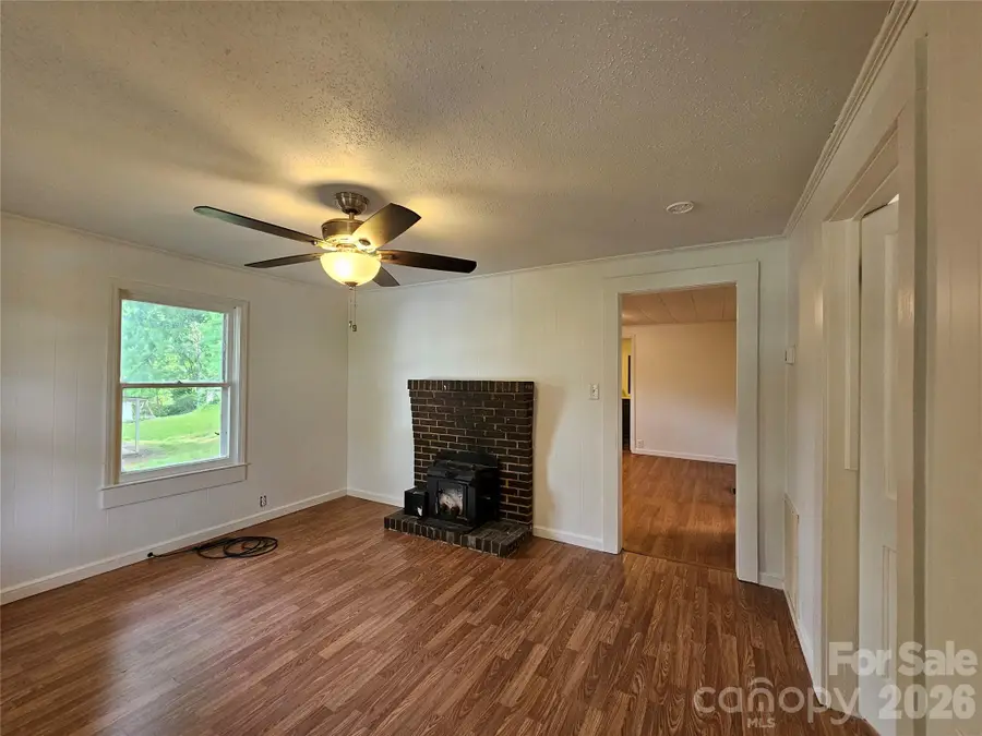 1641 Berkley Street Sw, Lenoir, NC 28645 - #3
