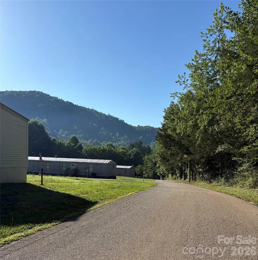 133 Oakwell Drive, Marion, NC 28752 - #3