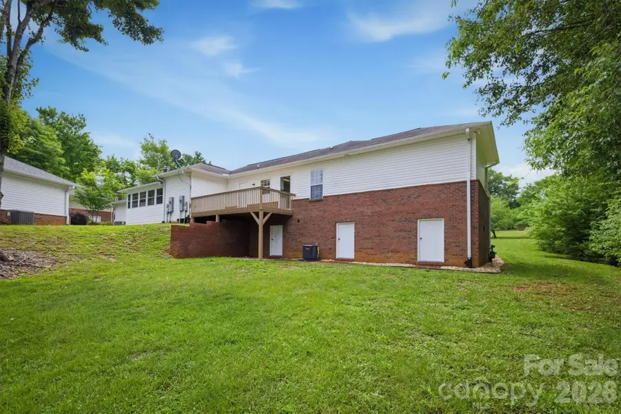 2523 26th Avenue Ne, Hickory, NC 28601 - #3