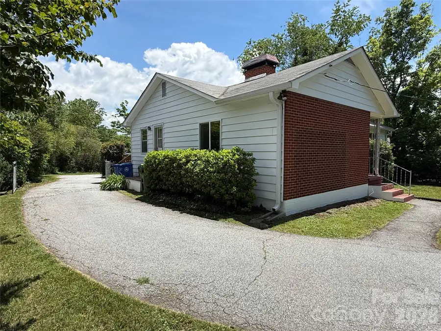 17 N Pershing Road, Asheville, NC 28805 - #2