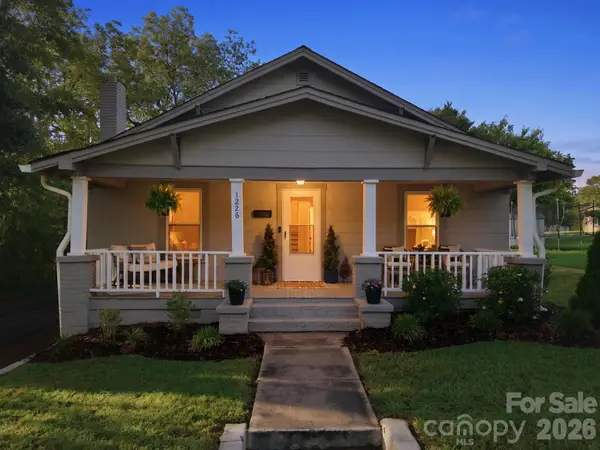1226 1st Avenue Place Nw, Hickory, NC 28601