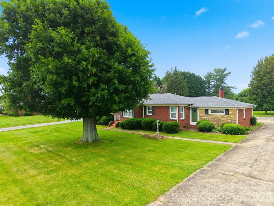 3631 Taylorsville Highway, Statesville, NC 28625 - #3