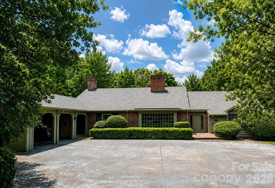 1811 5th Street Nw, Hickory, NC 28601 - #2
