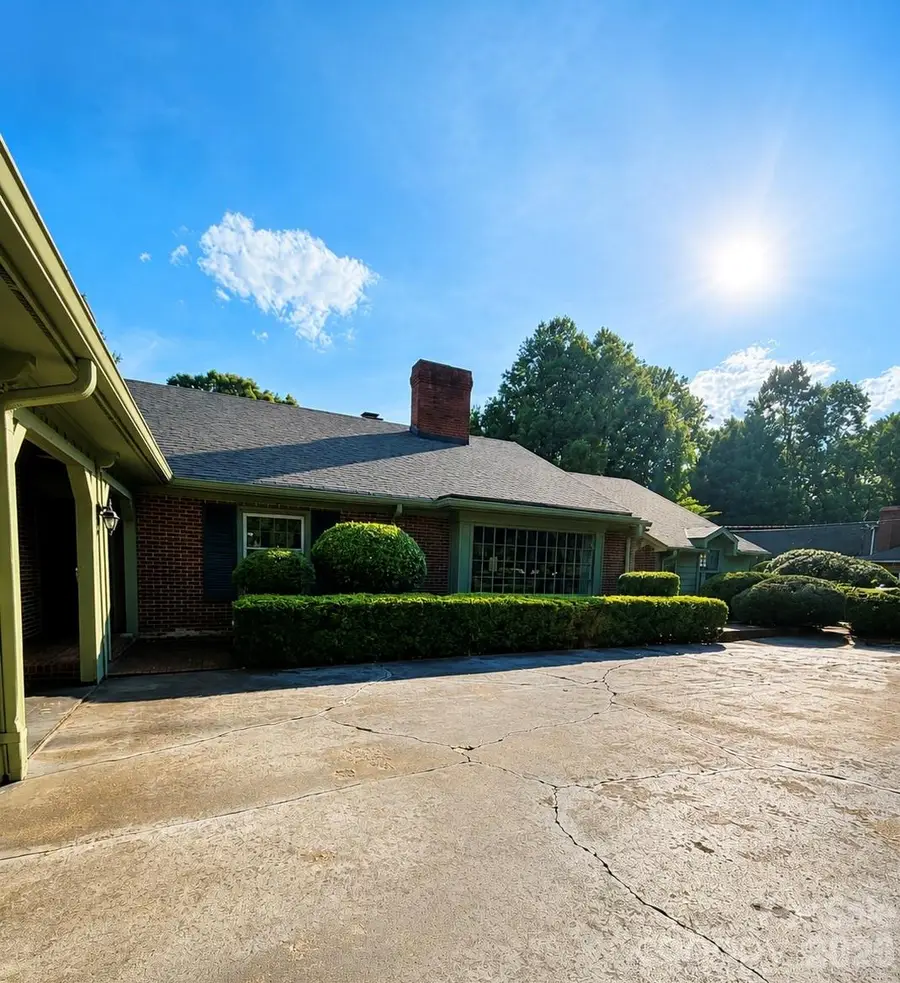 1811 5th Street Nw, Hickory, NC 28601 - #3