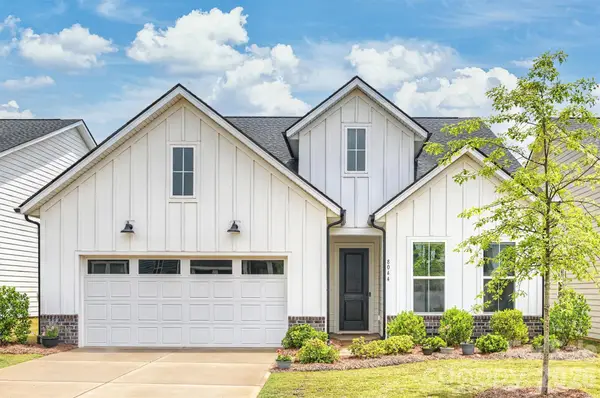 8044 Brookbank Drive, Charlotte, NC 28269