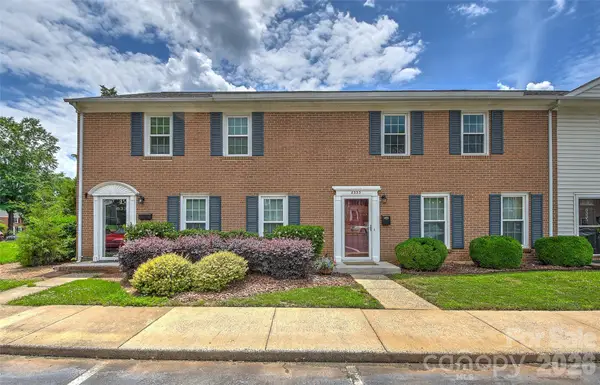 8333 Knights Bridge Road, Charlotte, NC 28210