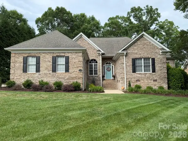 914 Players Ridge Road, Hickory, NC 28601