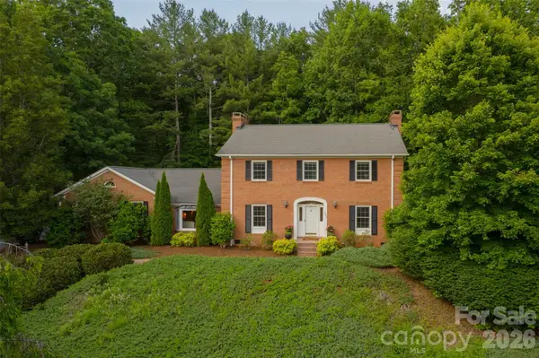 425 Sondley Woods Place, Asheville, NC 28805