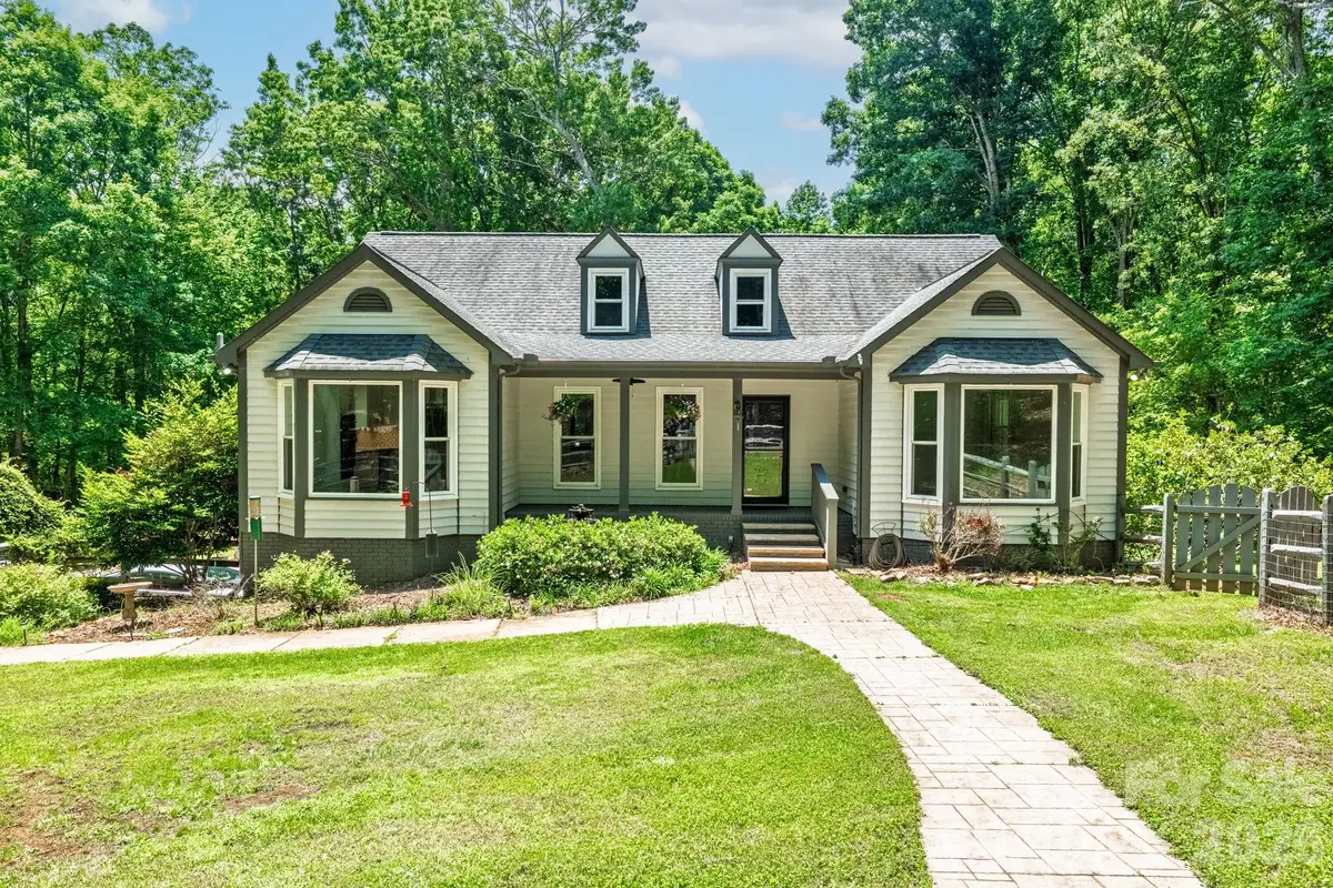 9131 N Pine Hill Lane, Charlotte, NC 28215 - #1