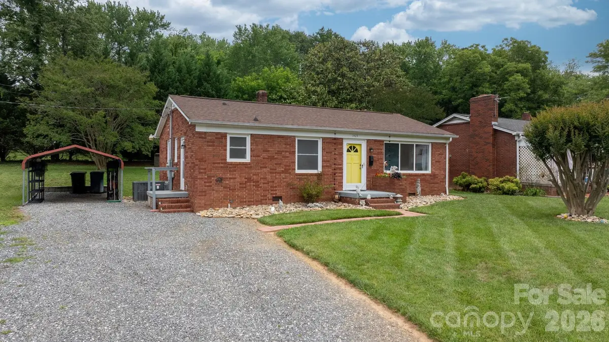 1423 16th Avenue Ne, Hickory, NC 28601 - #1