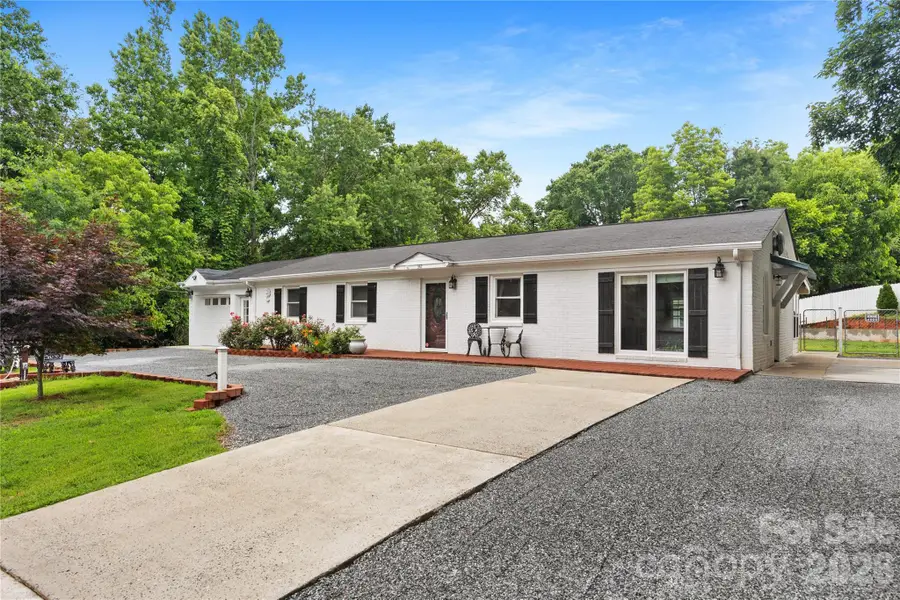 342 West Avenue, Troutman, NC 28166 - #2