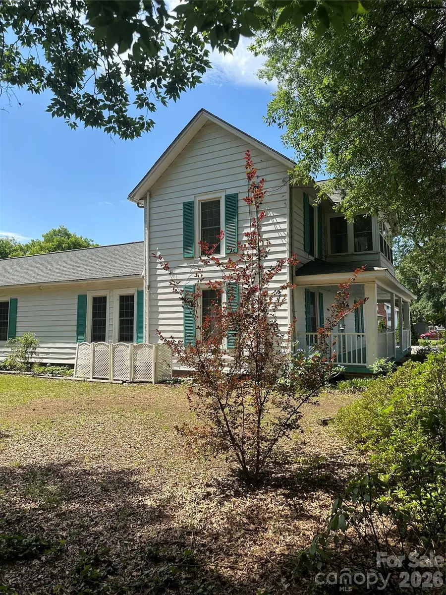1407 N College Avenue, Newton, NC 28658 - #3