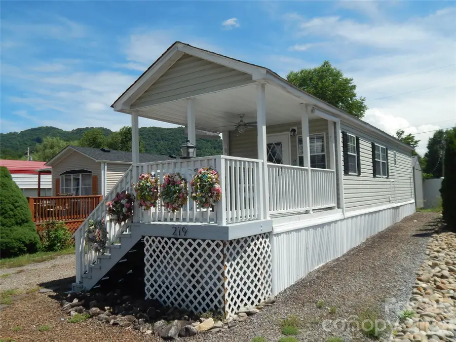 219 Pike Point, Waynesville, NC 28785 - #2
