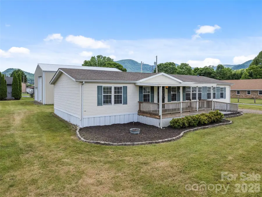 25 Lester Lane, Waynesville, NC 28785 - #3