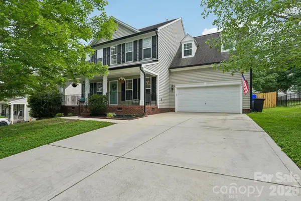 1038 Pepperwood Place, Lake Wylie, SC 29710