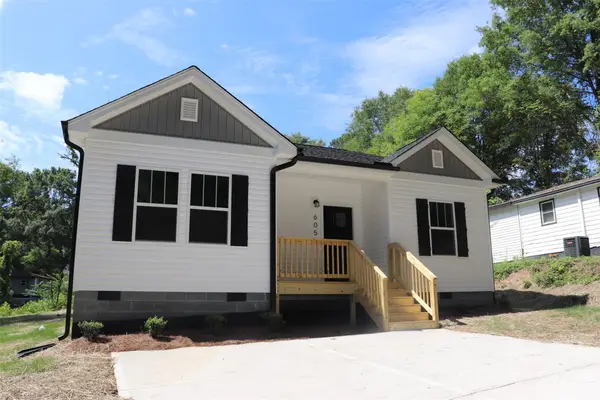 605 E Robinson Street, Dallas, NC 28034