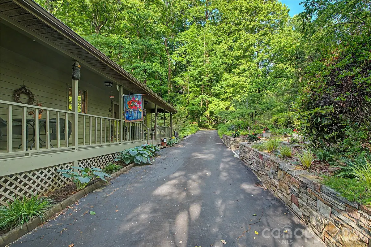 383 Ravenwood Lane, Horse Shoe, NC 28742 - #1