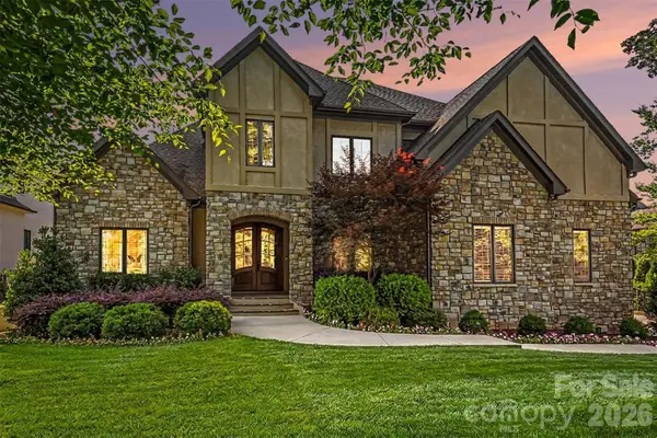 8000 Skye Lochs Drive, Waxhaw, NC 28173
