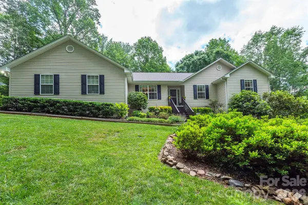 8 Shadowbrook Drive, Weaverville, NC 28787